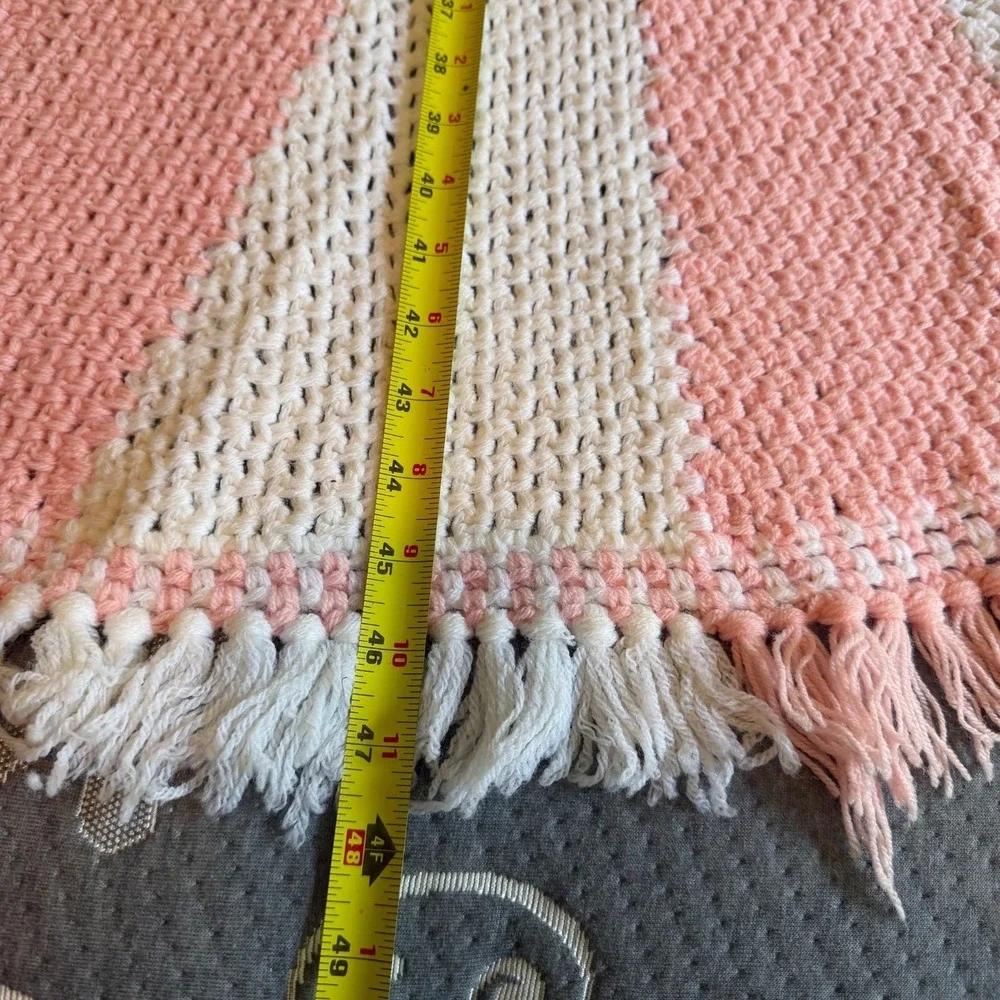 Vtg Handmade Crochet Soft Pink White Circular Pinwheel Fringe Afghan Throw 48